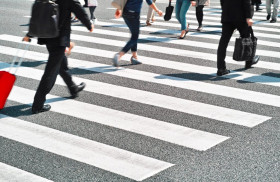 5 факторов, отвлекающих внимание пешеходов.