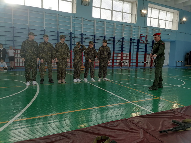 "Один день в Армии" среди 7-8 классов.